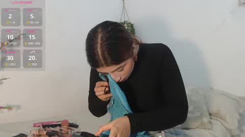 scarlet_100 online show from May 30, 12:41 am