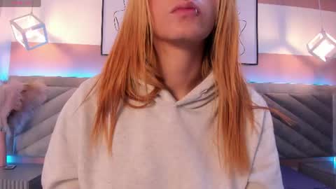 Snapshot of scarlet__rossi chatting on June 10, 3:18 am scarlet__rossi online show from June 10, 3:18 am