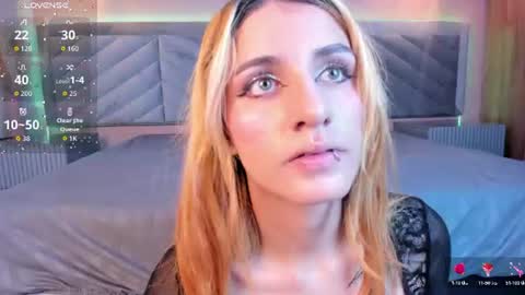 Snapshot of scarlet__rossi chatting on July 3, 3:13 am scarlet__rossi online show from July 3, 3:13 am