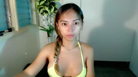 Snapshot of scarlet_amaya chatting on May 14, 6:15 pm scarlet online show from May 14, 6:15 pm