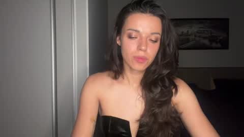 Snapshot of scarlet_daisy_ chatting on July 2, 7:36 am Sophie online show from July 2, 7:36 am