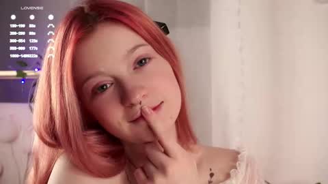 scarlet_fever10 online show from February 17, 3:40 pm