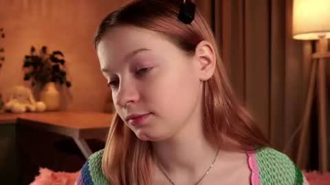 scarlet_fever10 online show from June 18, 5:17 pm