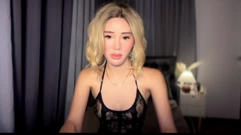 Snapshot of scarlet_hetland chatting on June 3, 1:03 pm sweet scarlete online show from June 3, 1:03 pm