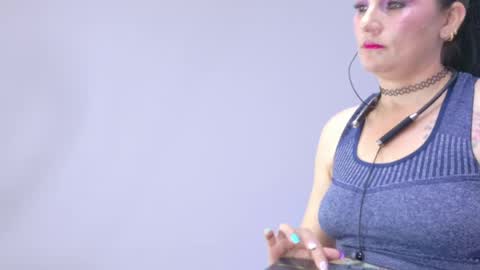 Snapshot of scarlet_hiit chatting on June 4, 4:18 am scarlet_hiit online show from June 4, 4:18 am
