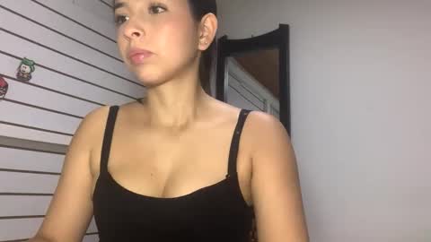 scarlet_muse18 online show from March 25, 4:46 pm