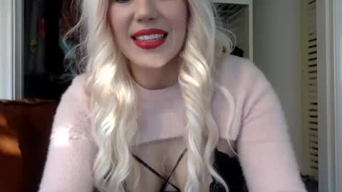 scarlet whisper online show from December 8, 11:19 pm