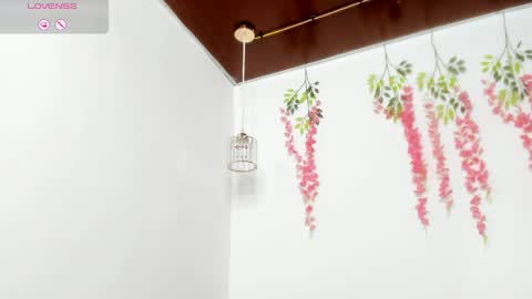 Snapshot of scarletbaker__ chatting on May 26, 3:19 pm Scarlet online show from May 26, 3:19 pm