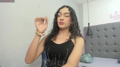 Snapshot of scarletcherry18 chatting on May 8, 3:45 am scarlet online show from May 8, 3:45 am