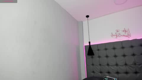 Snapshot of scarletcherry18 chatting on May 25, 4:40 am scarlet online show from May 25, 4:40 am