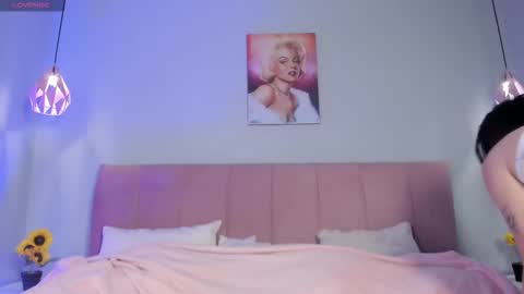 Snapshot of scarletgv chatting on March 13, 9:21 pm Scarlet online show from March 13, 9:21 pm