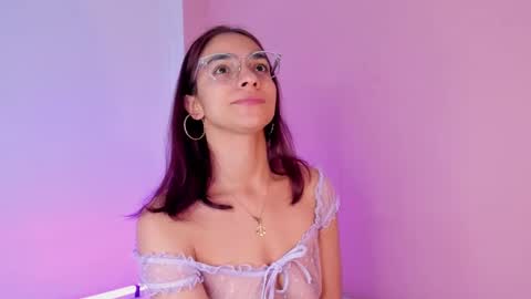 Snapshot of scarleth_red_ chatting on January 7, 11:58 am I am Scarleth Check mi profile online show from January 7, 11:58 am
