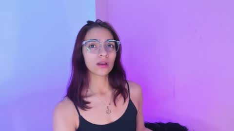 Snapshot of scarleth_red_ chatting on January 10, 11:54 am I am Scarleth Check mi profile online show from January 10, 11:54 am