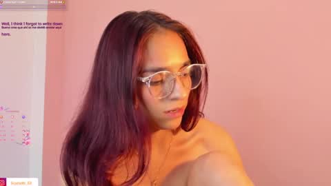 Snapshot of scarleth_red_ chatting on January 14, 6:17 pm I am Scarleth Check mi profile online show from January 14, 6:17 pm