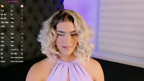 Snapshot of scarleth_sweety chatting on July 29, 2:32 am scarleth_sweety online show from July 29, 2:32 am
