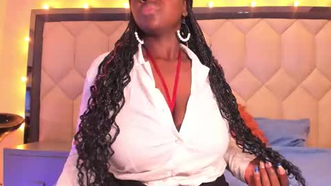 scarlethbigbug online show from October 18, 11:33 am