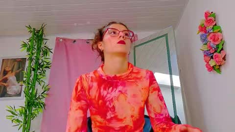 Snapshot of scarletjonesx chatting on February 23, 10:07 pm Denis online show from February 23, 10:07 pm