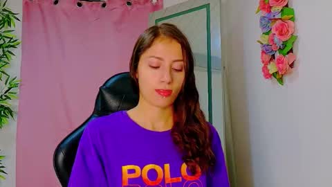 Snapshot of scarletjonesx chatting on February 25, 1:15 am Denis online show from February 25, 1:15 am