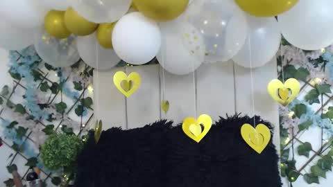 scarlet  online show from February 14, 10:45 am