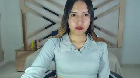 Snapshot of scarletmoonrs chatting on May 22, 12:55 pm scarletmoonrs online show from May 22, 12:55 pm