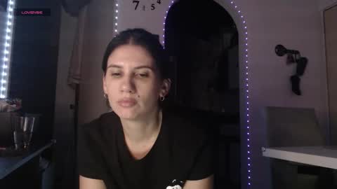 Snapshot of scarletmoons chatting on March 2, 5:08 am scarletmoons online show from March 2, 5:08 am