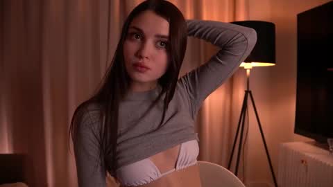 Scarlet online show from December 1, 9:59 pm