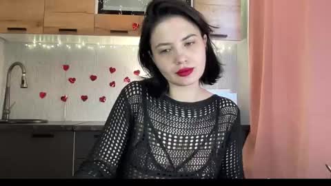 scarletpetal online show from February 18, 8:43 am