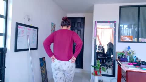 Snapshot of scarlett77_ chatting on July 28, 4:39 pm Scarletland welcome online show from July 28, 4:39 pm