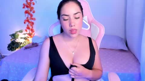 Snapshot of scarlett_00_ chatting on July 1, 10:09 pm Scarlett Evans online show from July 1, 10:09 pm