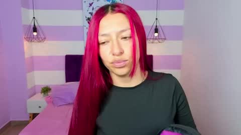 Snapshot of scarlett__bell chatting on May 4, 11:28 am Scarlett online show from May 4, 11:28 am