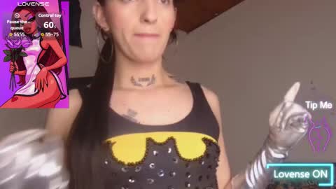 Snapshot of scarlett_crastrawberry chatting on February 13, 1:23 am scarlet online show from February 13, 1:23 am