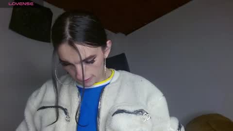 Snapshot of scarlett_crastrawberry chatting on May 6, 2:19 am scarlet online show from May 6, 2:19 am