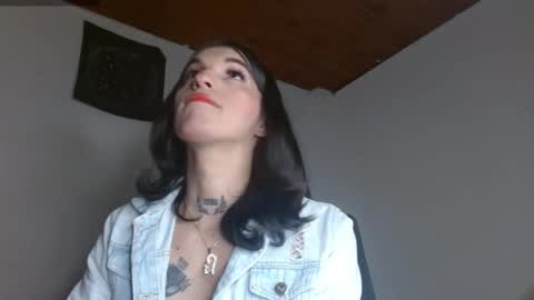 Snapshot of scarlett_crastrawberry chatting on May 13, 2:42 am scarlet online show from May 13, 2:42 am