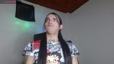 Snapshot of scarlett_crastrawberry chatting on June 2, 2:13 am scarlet online show from June 2, 2:13 am