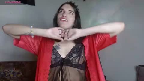 Snapshot of scarlett_crastrawberry chatting on June 11, 10:35 am scarlet online show from June 11, 10:35 am
