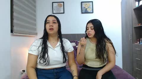 Snapshot of scarlett_evance chatting on May 16, 5:15 am Scarlett and Jazmin online show from May 16, 5:15 am