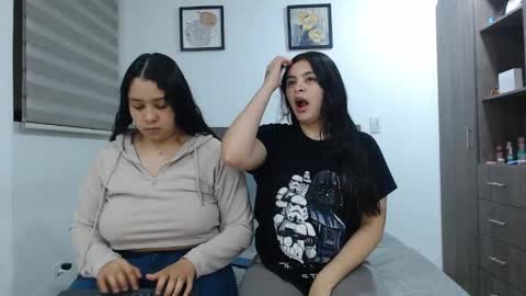Snapshot of scarlett_evance chatting on June 9, 9:43 am Scarlett and Jazmin online show from June 9, 9:43 am