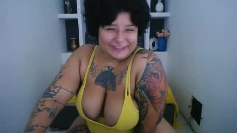 Snapshot of scarlett_keaty chatting on December 9, 1:55 pm scarlett online show from December 9, 1:55 pm