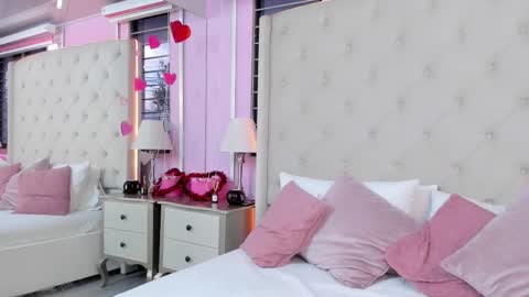 Snapshot of scarlett_leblanc_ chatting on February 14, 12:13 pm scarlett_leblanc_ online show from February 14, 12:13 pm