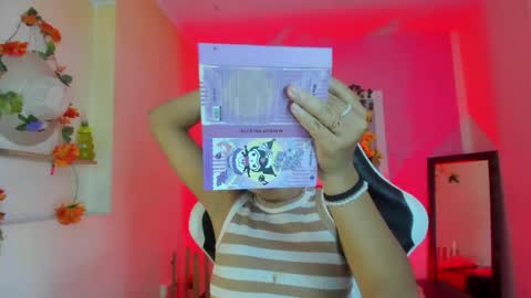 Snapshot of scarlett_lune chatting on May 30, 6:49 pm scarlett_lune online show from May 30, 6:49 pm