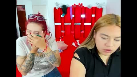 Snapshot of scarlett_red_11 chatting on April 30, 2:56 pm scarlett_red_11 online show from April 30, 2:56 pm