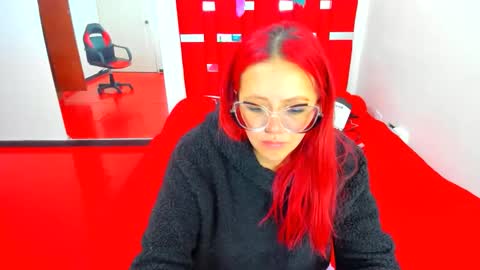 Snapshot of scarlett_red_11 chatting on May 2, 5:07 pm scarlett_red_11 online show from May 2, 5:07 pm