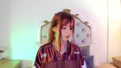 Snapshot of scarlett_smith_3 chatting on June 7, 2:37 am scarlett smith 3 online show from June 7, 2:37 am