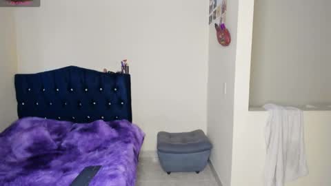 Snapshot of scarlett_tommy chatting on December 29, 9:30 pm scarlett_tommy online show from December 29, 9:30 pm