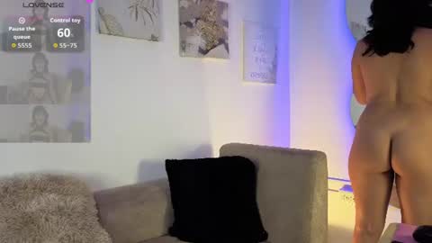 Snapshot of scarlett_walker05 chatting on June 29, 1:44 pm Scarlett online show from June 29, 1:44 pm