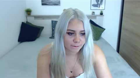 Snapshot of scarlettblue22 chatting on September 27, 8:47 pm Hi there guys My pleasure in your hands pvt is open online show from September 27, 8:47 pm