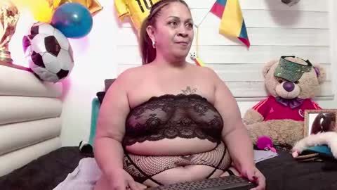 Snapshot of scarlettbooty chatting on July 7, 12:09 pm scarlettbooty online show from July 7, 12:09 pm