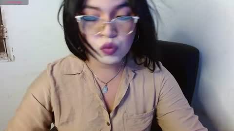 Snapshot of scarlette_mason_1 chatting on July 2, 8:37 pm KARLA online show from July 2, 8:37 pm