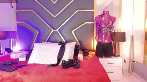 Scarlett Hot online show from April 18, 12:20 pm