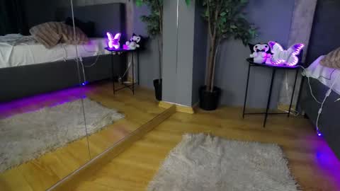 scarlettjakobs online show from March 9, 6:06 am